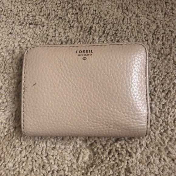 Fossil Wallet in Mint Condition - Picture 1 of 4